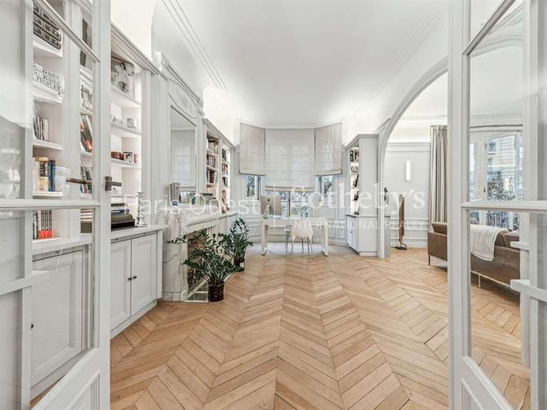 Appartement Paris 16e - 5 chambres - 335m²