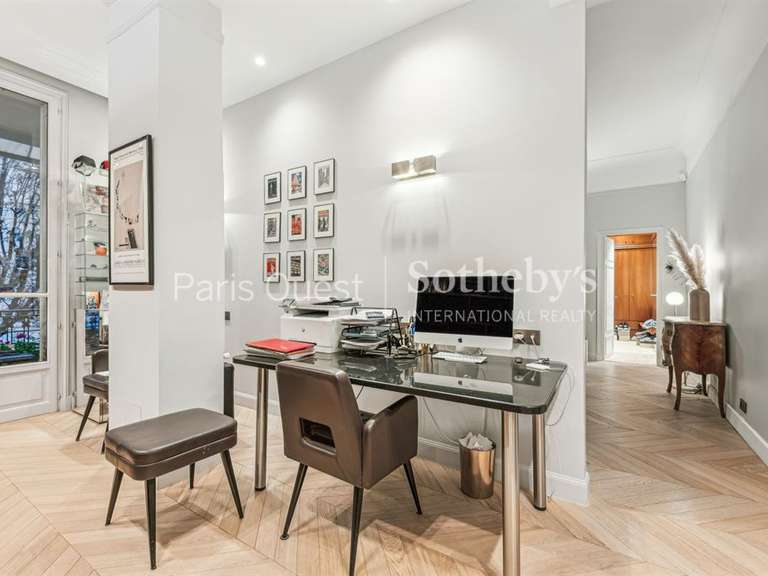 Appartement Paris 16e - 5 chambres - 335m²