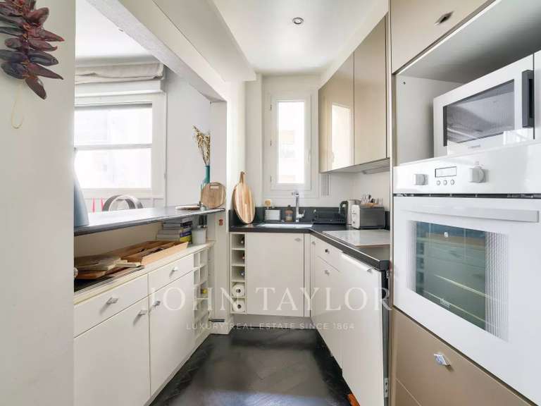 Appartement Paris 16e - 2 chambres - 119m²