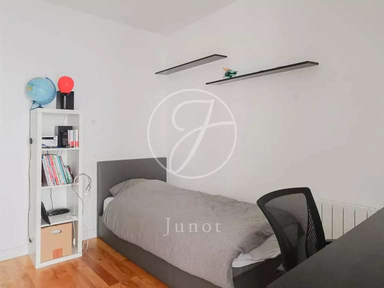 Appartement Paris 16e - 3 chambres - 101m²