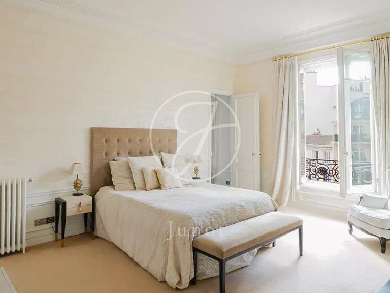 Appartement Paris 16e - 4 chambres - 290m²