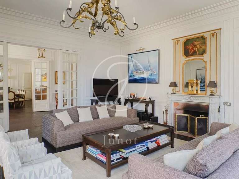 Appartement Paris 16e - 4 chambres - 290m²