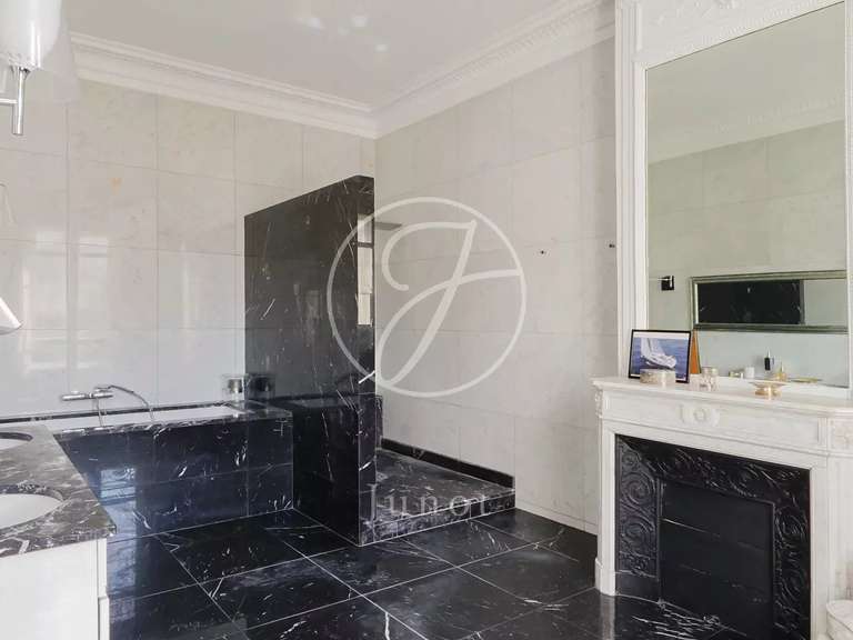 Appartement Paris 16e - 4 chambres - 290m²