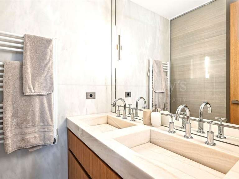Apartment Paris 16e - 3 bedrooms - 130m²
