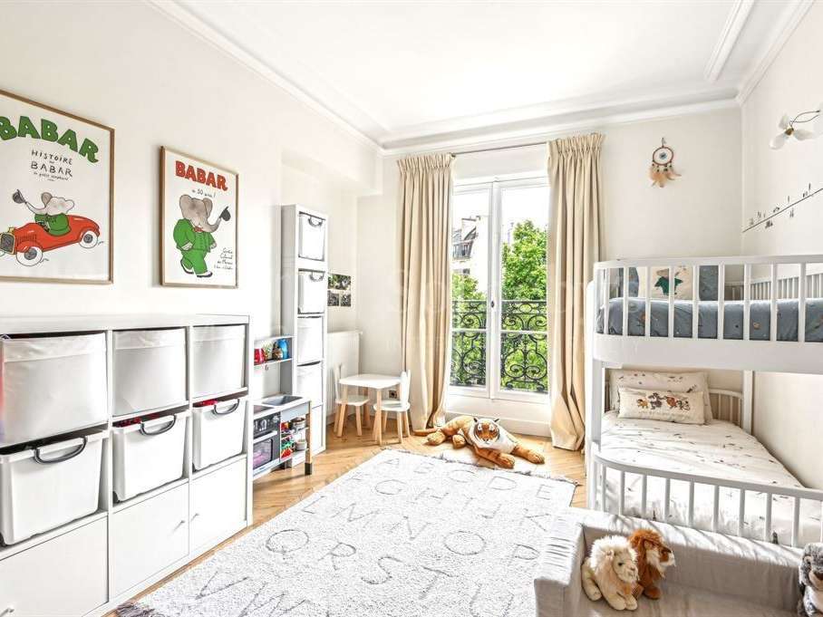 Apartment Paris 16e