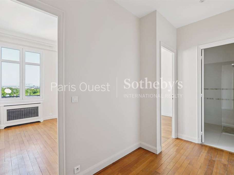 Apartment Paris 16e