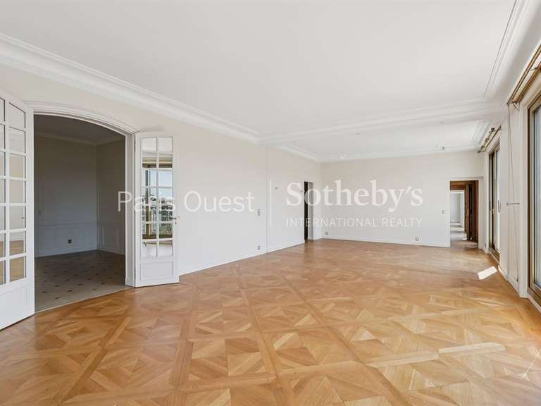 Appartement Paris 16e - 4 chambres - 342m²