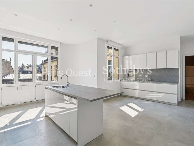 Appartement Paris 16e - 4 chambres - 342m²