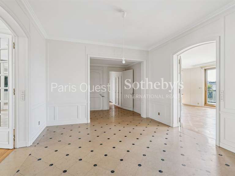 Appartement Paris 16e - 4 chambres - 342m²