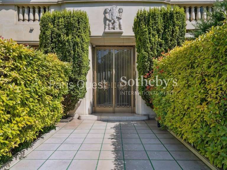 Appartement Paris 16e - 4 chambres - 342m²