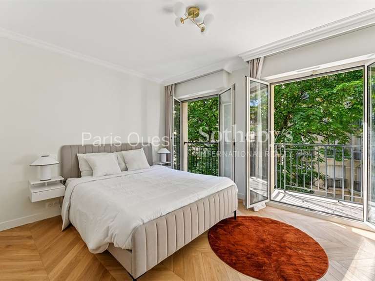 Appartement Paris 16e - 3 chambres - 200m²