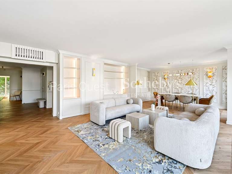 Appartement Paris 16e - 3 chambres - 200m²