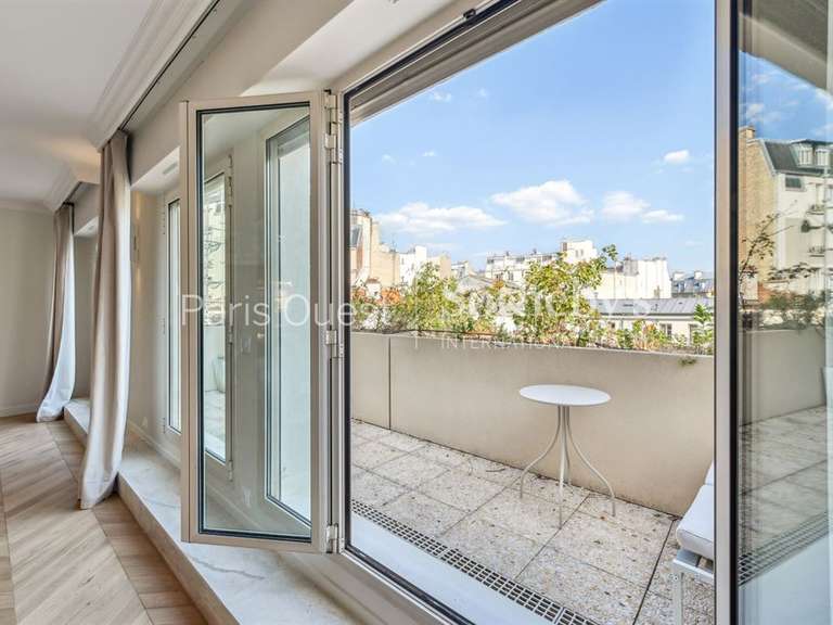 Appartement Paris 16e - 3 chambres - 200m²