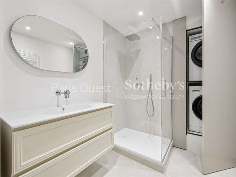 Appartement Paris 16e - 3 chambres - 200m²