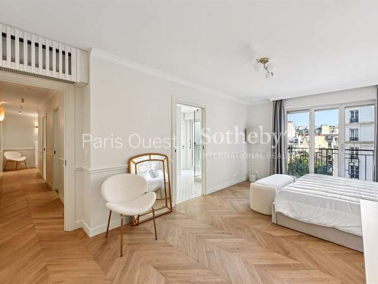 Appartement Paris 16e - 3 chambres - 200m²
