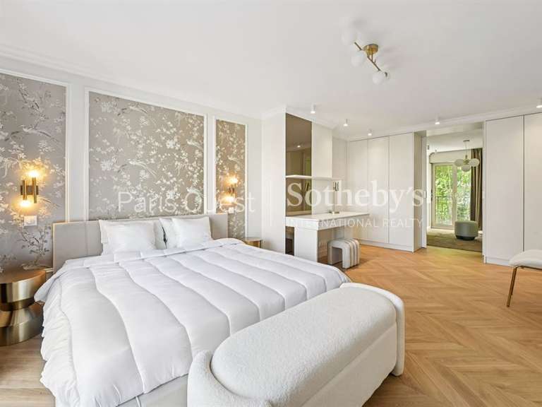 Appartement Paris 16e - 3 chambres - 200m²