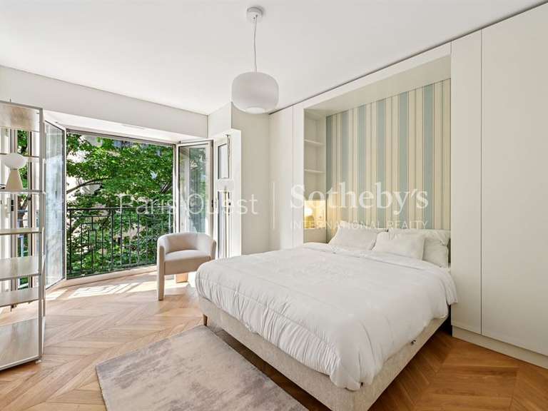 Appartement Paris 16e - 3 chambres - 200m²