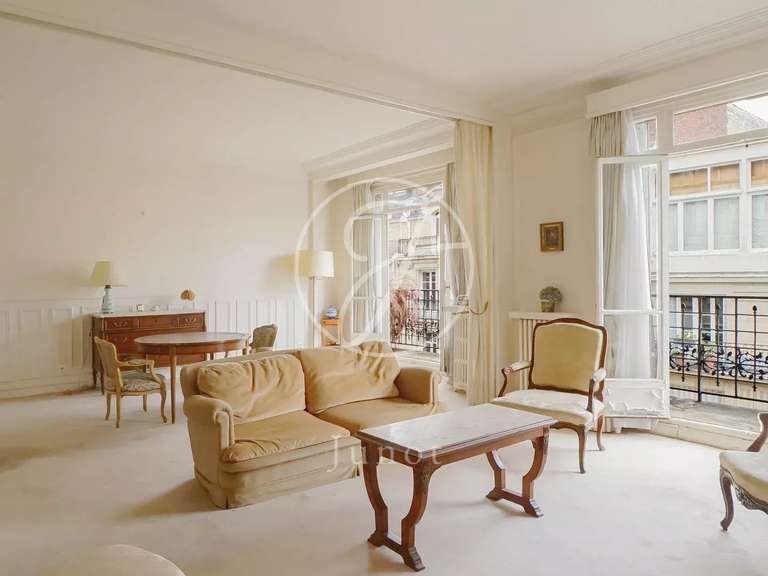 Appartement Paris 16e - 2 chambres - 153m²
