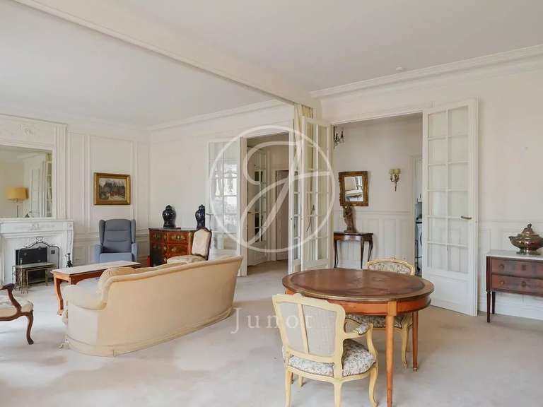 Appartement Paris 16e - 2 chambres - 153m²