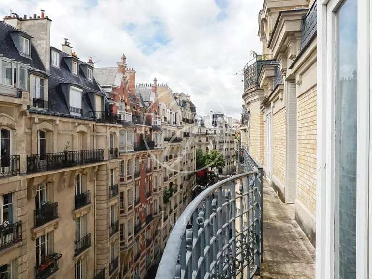 Appartement Paris 16e - 2 chambres - 153m²