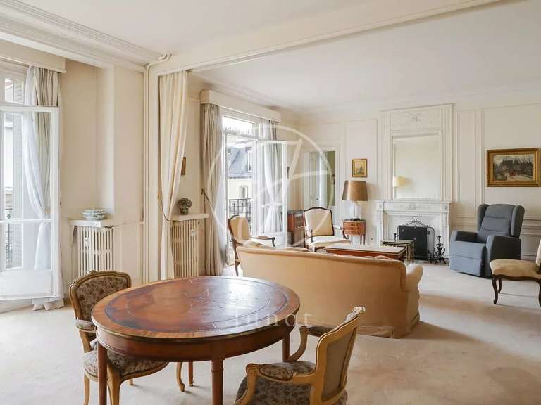 Appartement Paris 16e - 2 chambres - 153m²