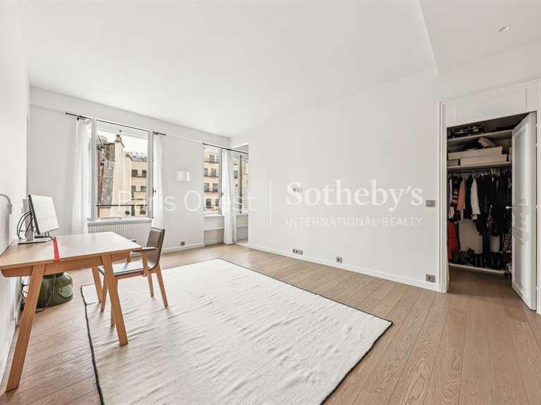 Apartment Paris 16e - 3 bedrooms - 182m²