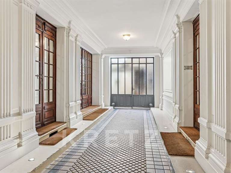 Apartment Paris 16e - 4 bedrooms - 220m²