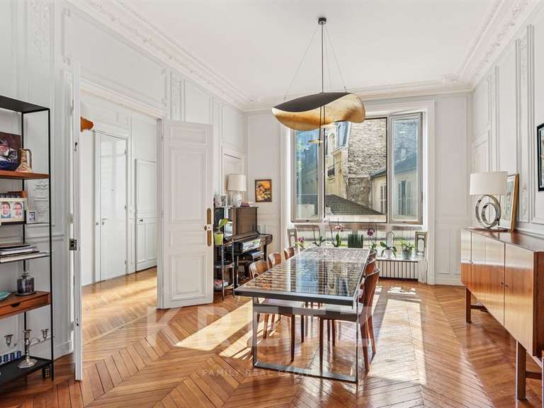 Apartment Paris 16e - 4 bedrooms - 220m²