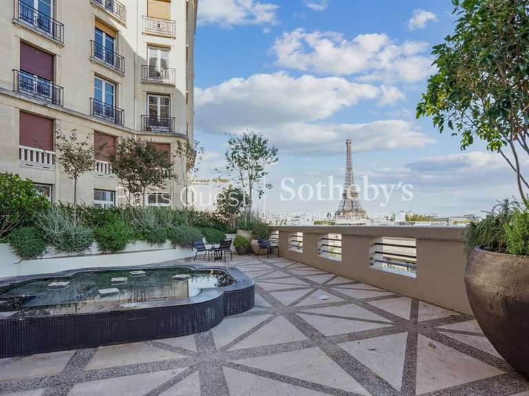 Appartement Paris 16e - 2 chambres - 146m²