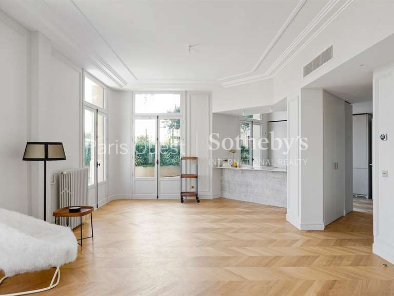 Appartement Paris 16e - 2 chambres - 146m²