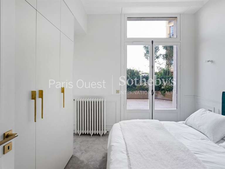Appartement Paris 16e - 2 chambres - 146m²