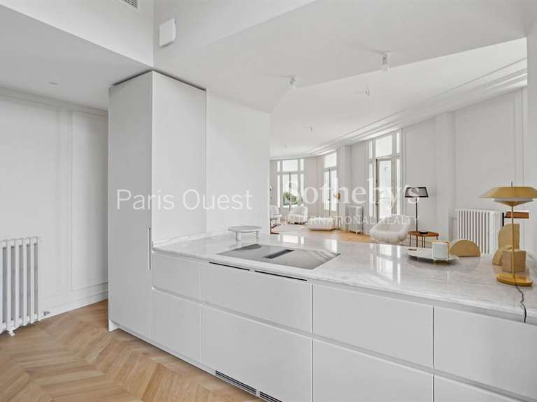 Appartement Paris 16e - 2 chambres - 146m²
