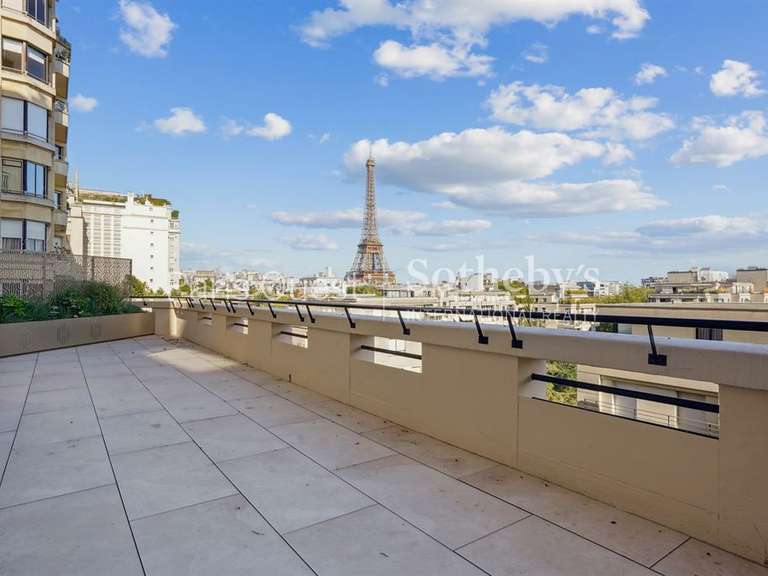 Appartement Paris 16e - 2 chambres - 146m²