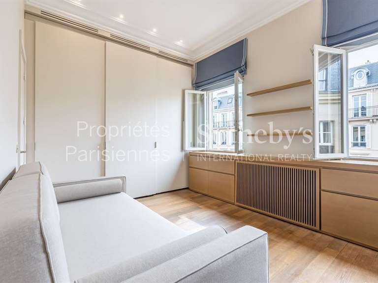 Apartment Paris 16e - 2 bedrooms - 150m²