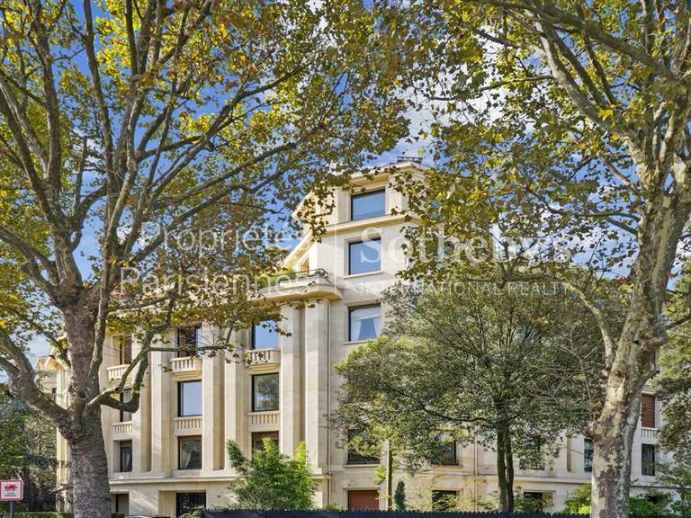 Appartement Paris 16e - 3 chambres - 403m²