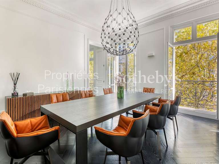 Appartement Paris 16e - 4 chambres - 350m²