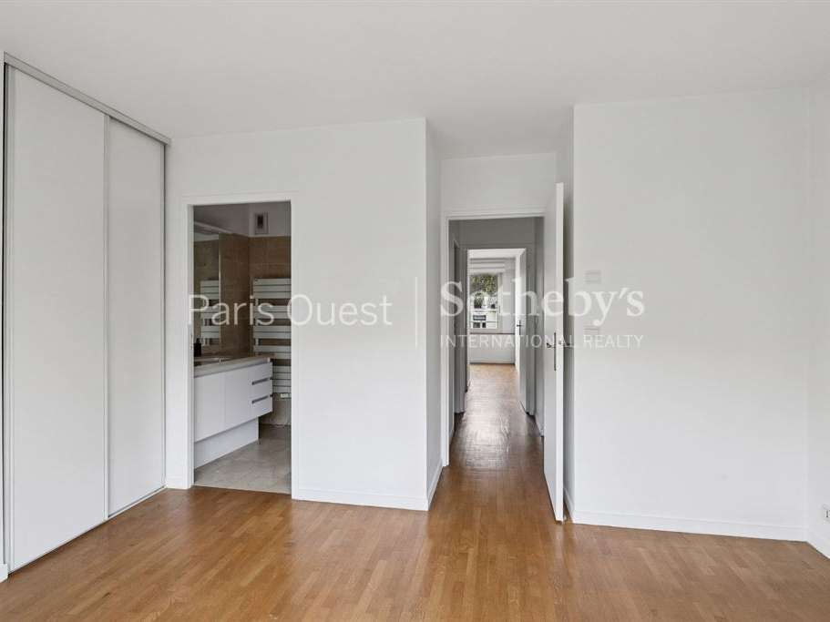 Apartment Paris 16e