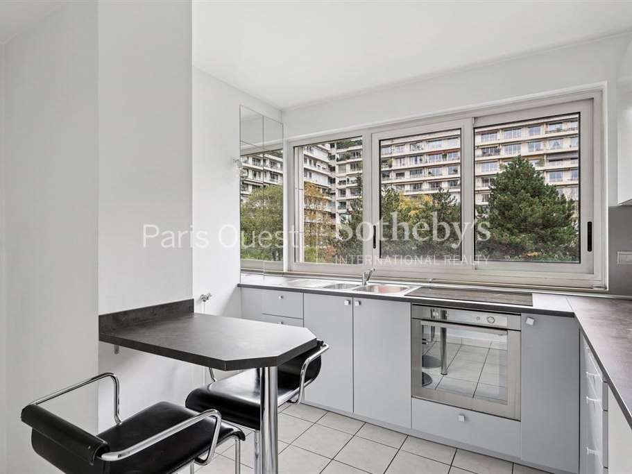 Apartment Paris 16e