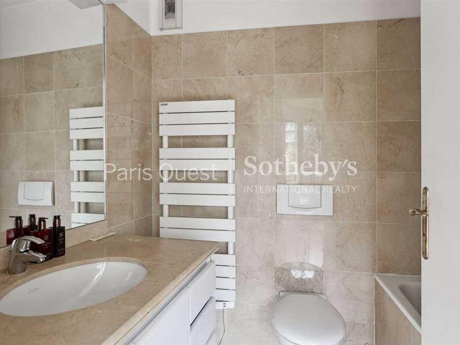 Apartment Paris 16e