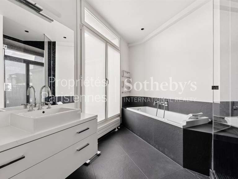 Apartment Paris 16e - 4 bedrooms - 388m²