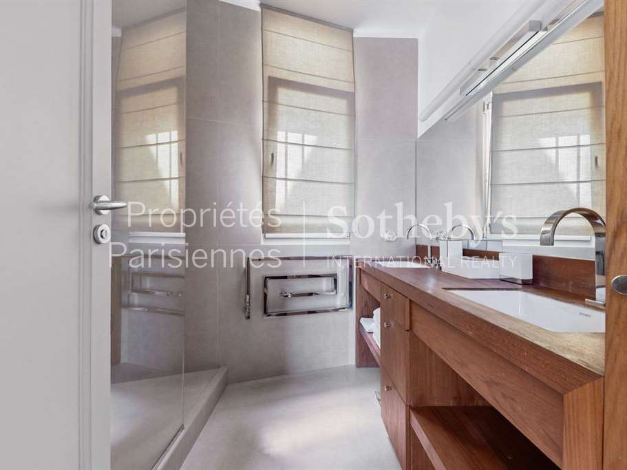 Apartment Paris 16e