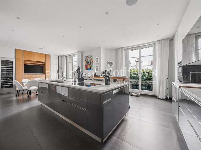 Appartement Paris 16e - 5 chambres - 335m²
