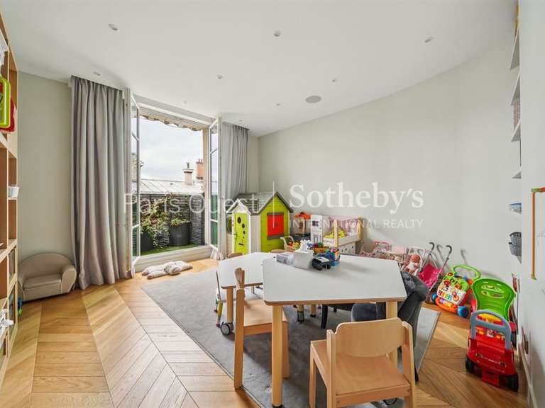 Appartement Paris 16e - 5 chambres - 335m²