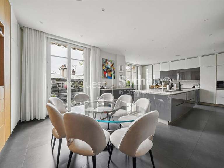 Appartement Paris 16e - 5 chambres - 335m²