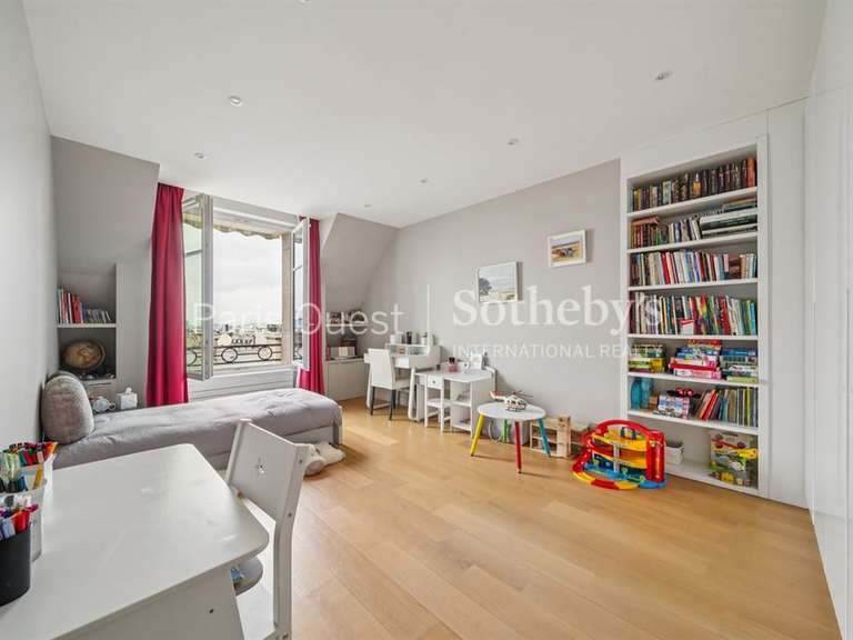 Appartement Paris 16e - 5 chambres - 335m²