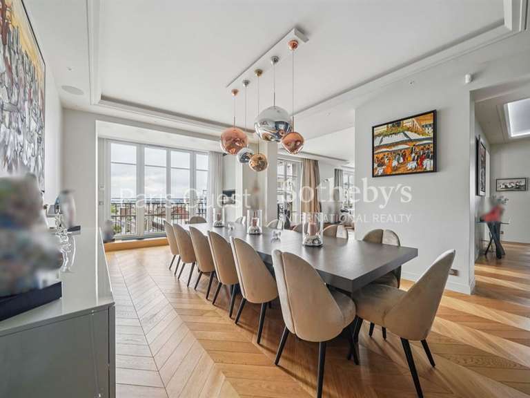Appartement Paris 16e - 5 chambres - 335m²