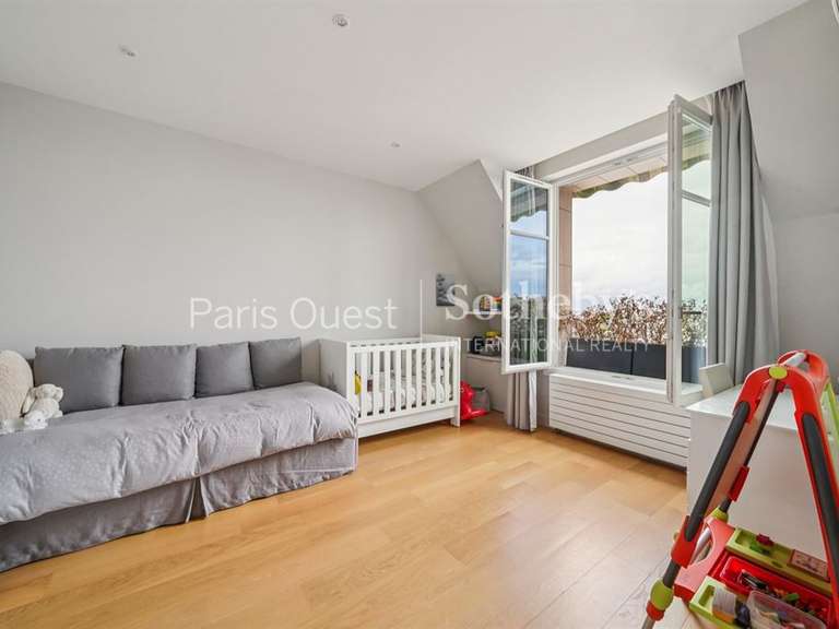 Appartement Paris 16e - 5 chambres - 335m²