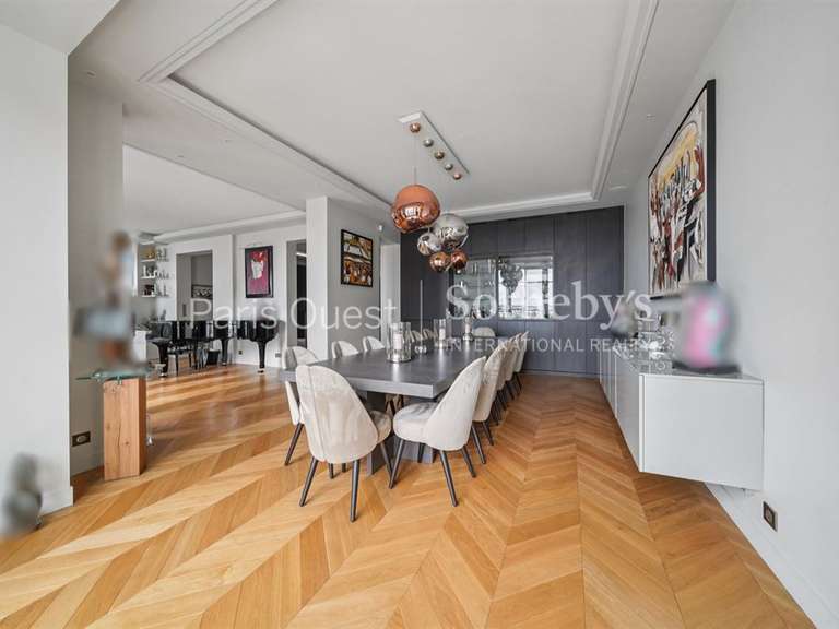 Appartement Paris 16e - 5 chambres - 335m²