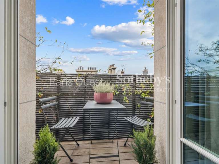 Appartement Paris 16e - 5 chambres - 335m²