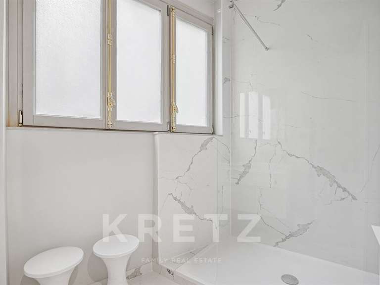 Appartement Paris 16e - 3 chambres - 145m²